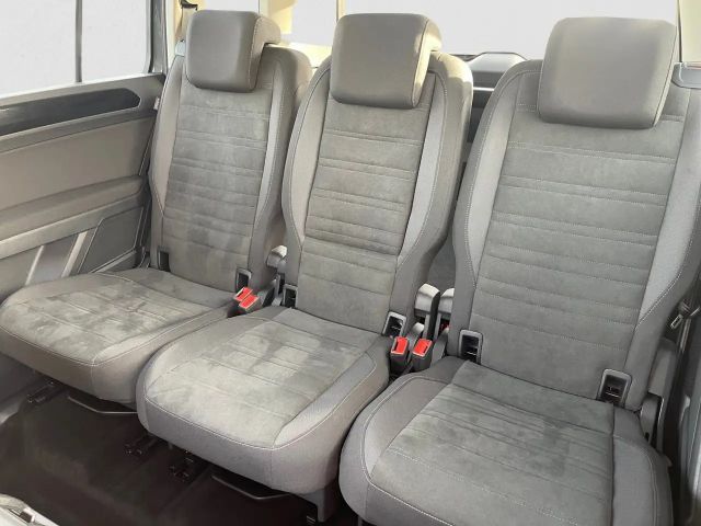 Volkswagen Touran DSG Highline R-Line