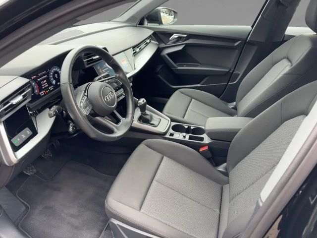 Audi A3 30 TFSI Ambiente Sedan