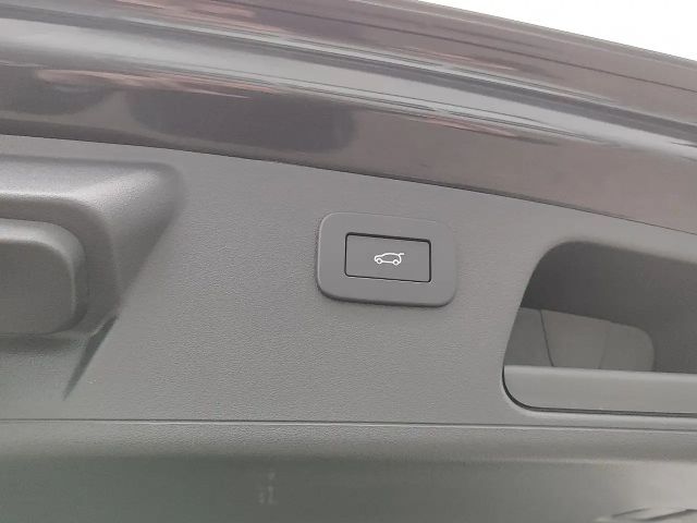 Jaguar E-Pace AWD P300e R-Dynamic SE