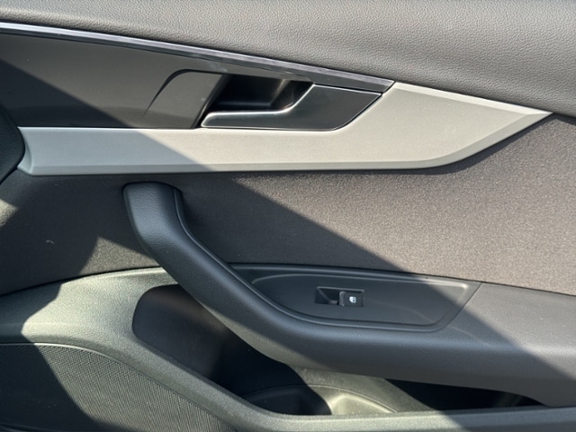 Audi A4 30 TDI Avant S-Tronic