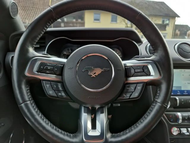 Ford Mustang Fastback GT 5.0 V8