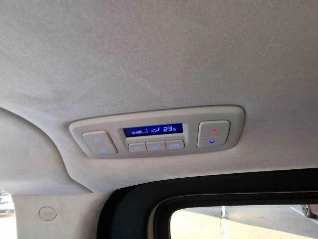 Hyundai Staria Signature