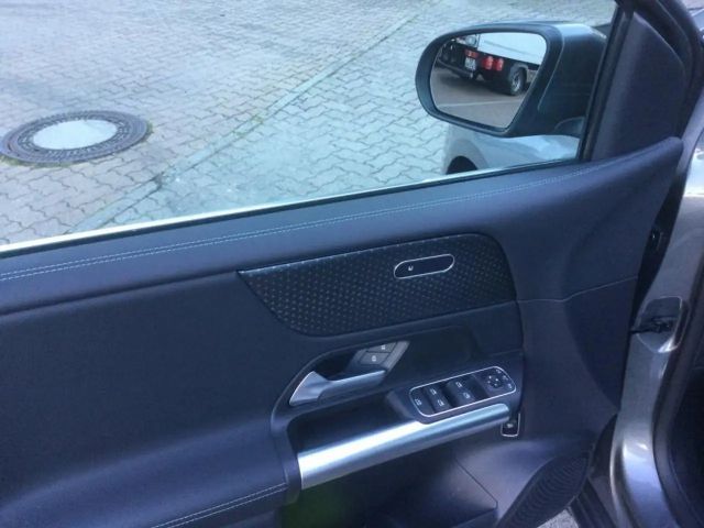 Mercedes-Benz B 180 Progressive