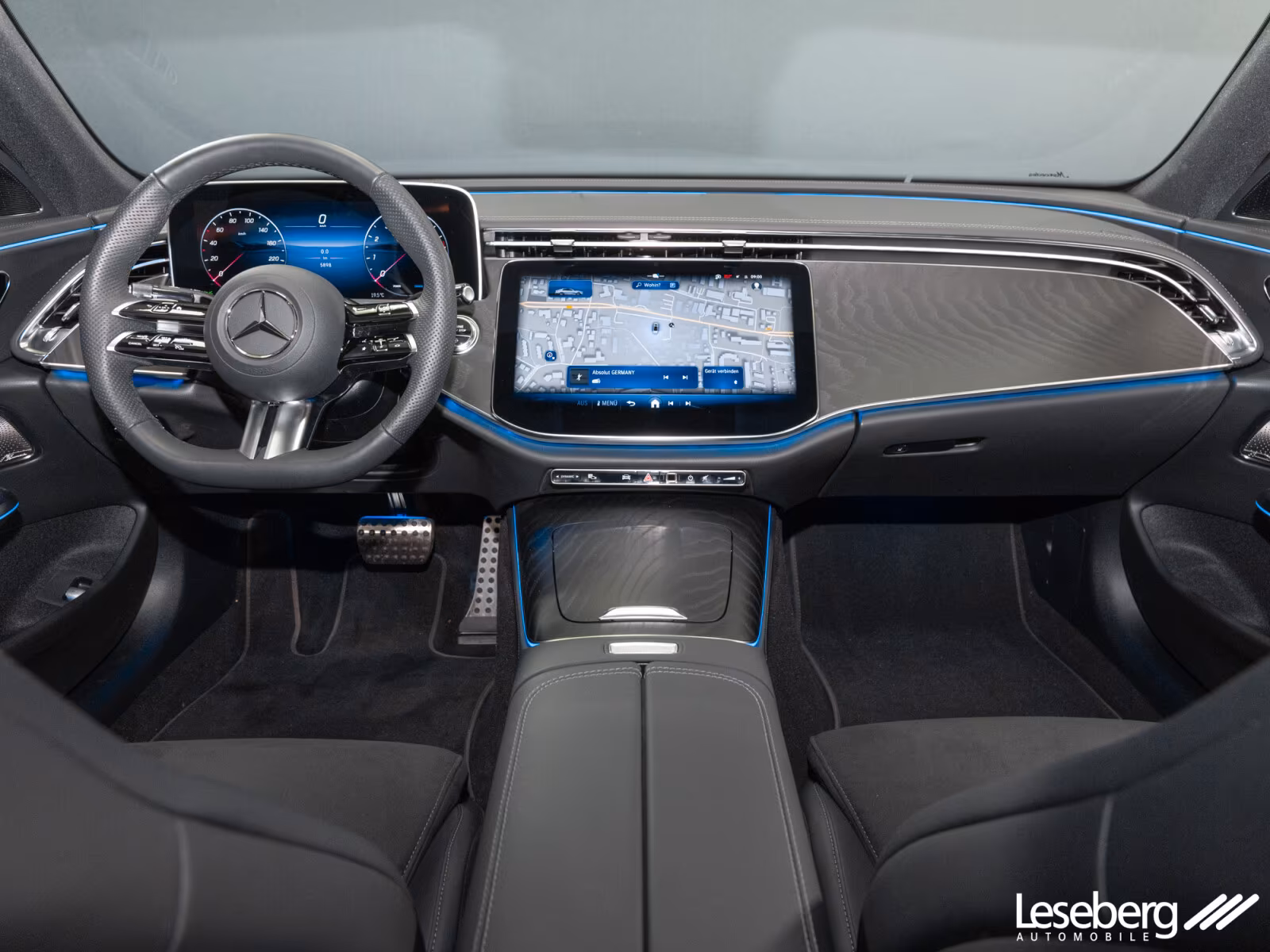 Mercedes-Benz E 200 AMG Line Sedan