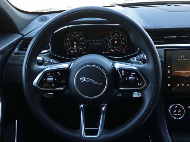 Jaguar F-Pace AWD P400e S