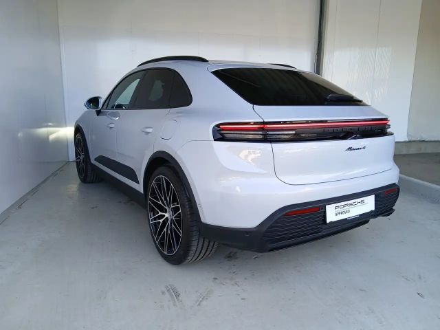 Porsche Macan 4