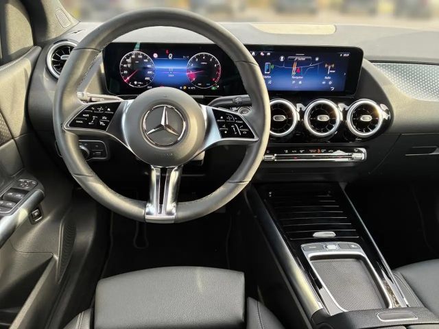 Mercedes-Benz B 180 Progressive Sedan