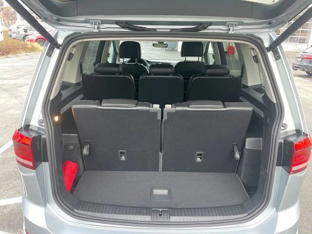 Volkswagen Touran 1.5 TSI R-Line