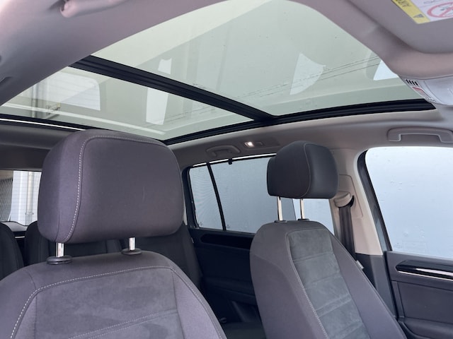 Volkswagen Touran 1.5 TSI DSG R-Line