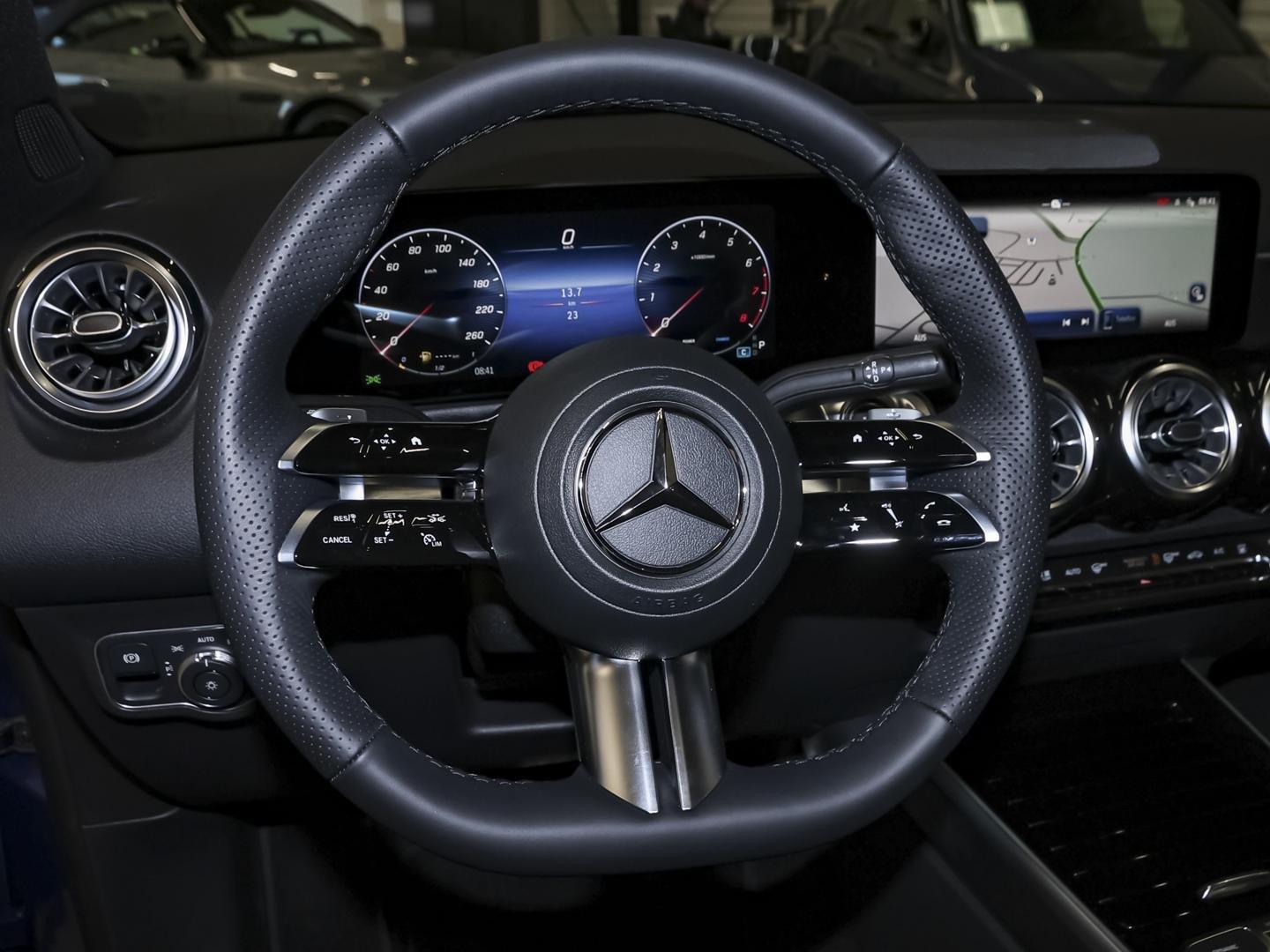 Mercedes-Benz GLB 220 AMG Line