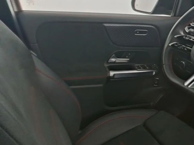 Mercedes-Benz EQB 250 AMG Line