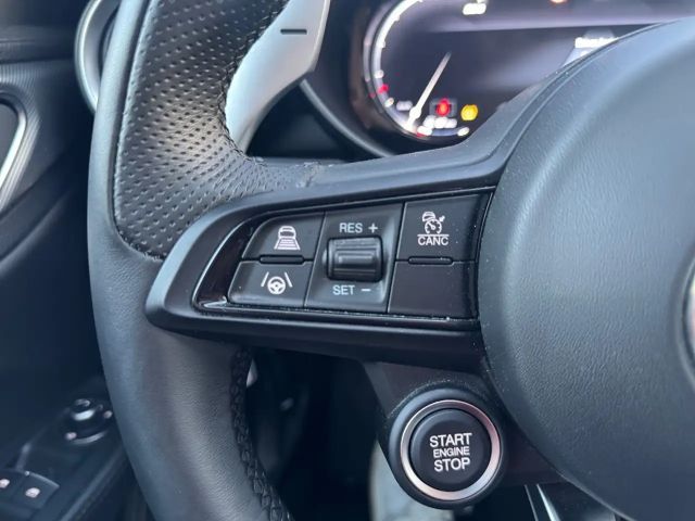 Alfa Romeo Giulia AT8 Q4