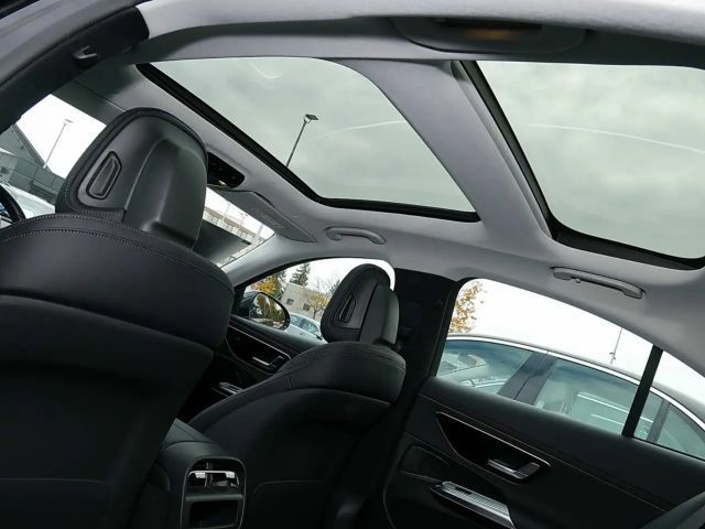 Mercedes-Benz E 220 AVANTGARDE E 220 d Sedan