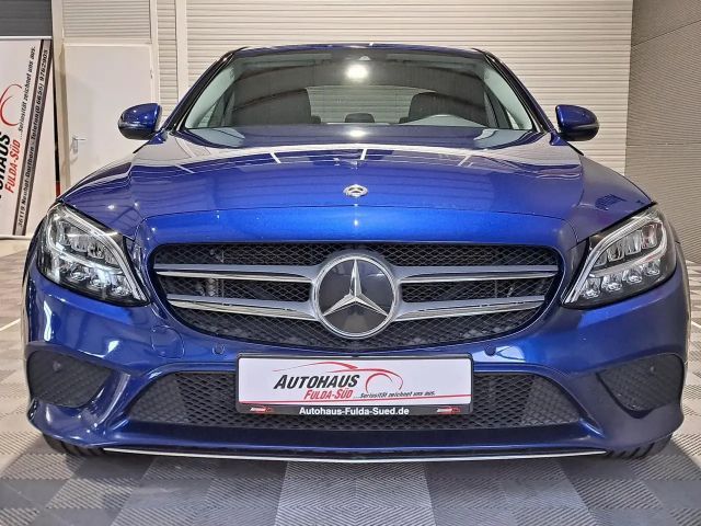 Mercedes-Benz C 300 C 300 e Sedan