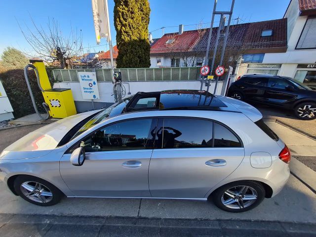 Mercedes-Benz A 200 Business Line Hatchback