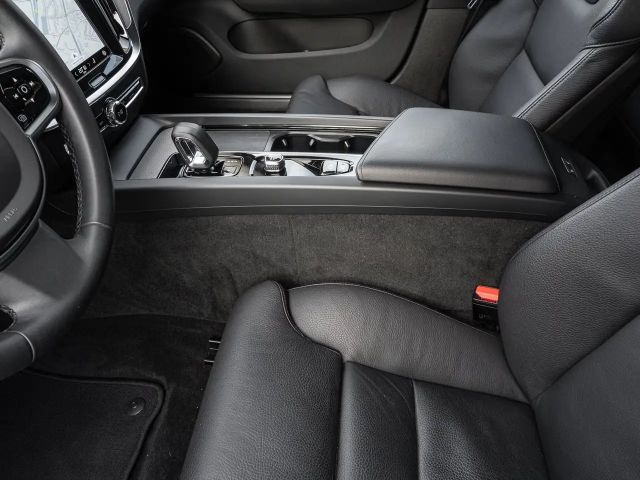 Volvo V60 Cross Country AWD Plus