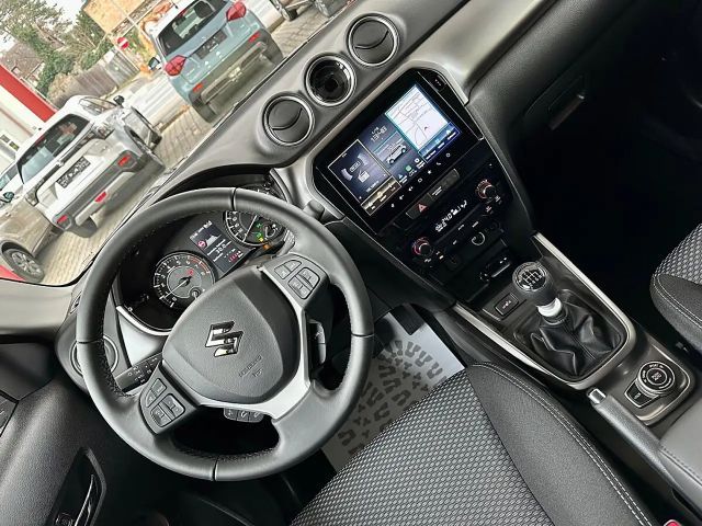 Suzuki Vitara Hybrid Shine