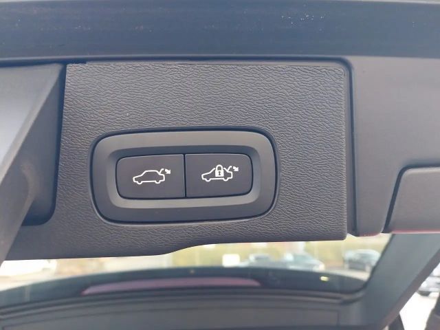 Volvo XC60 AWD Dark Plus