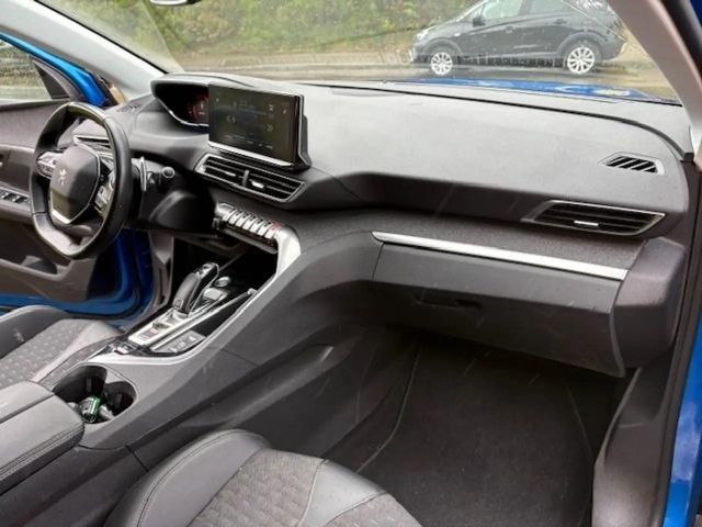 Peugeot 3008 1.2 PureTechRoad Trip Tempomat+LED+SHZ+NAVI