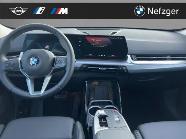 BMW X1 xDrive23i xLine Park-Assistent AHK PANO LED