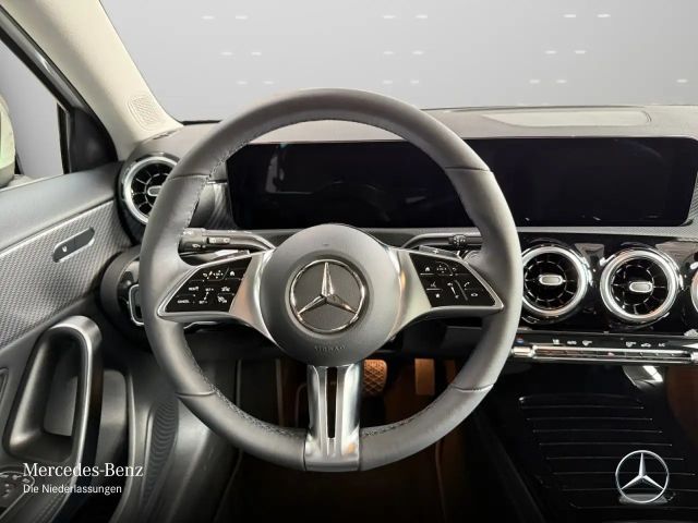 Mercedes-Benz A 200 Progressive