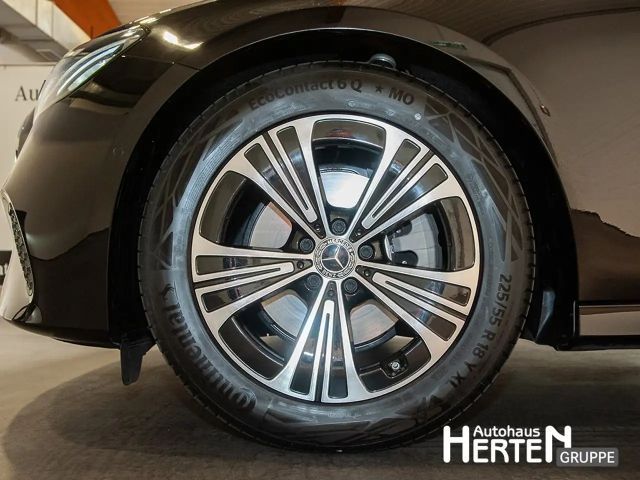 Mercedes-Benz E 220 AVANTGARDE E 220 d Estate