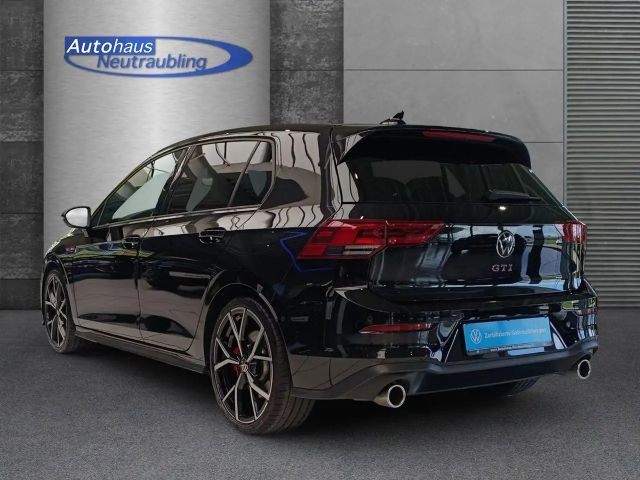 Volkswagen Golf 2.0 TSI DSG