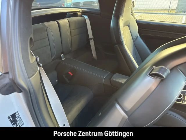 Porsche 992 4 Coupé GTS Targa