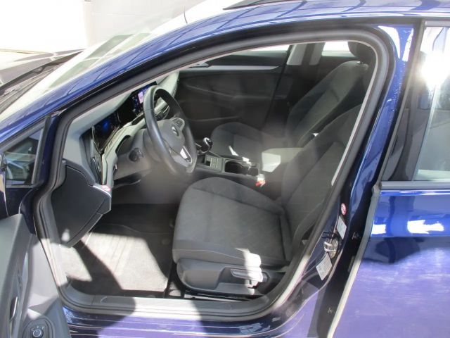 Volkswagen Golf Life Variant