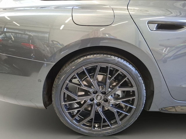 Audi A6 Avant Quattro S-Tronic