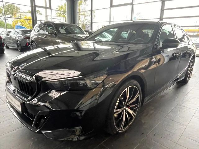 BMW 520 520i M-Sport Sedan