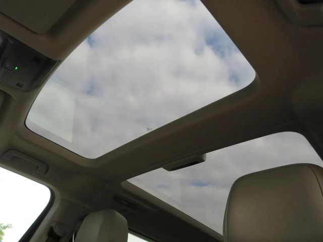 Volkswagen Multivan 2.0 TDI DSG Style T7