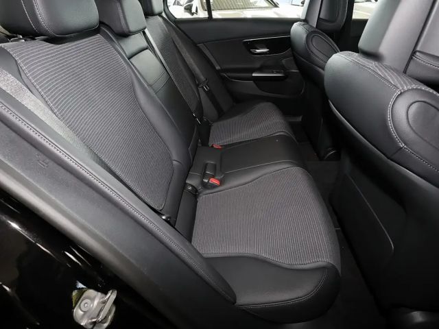 Mercedes-Benz C 180 Sedan