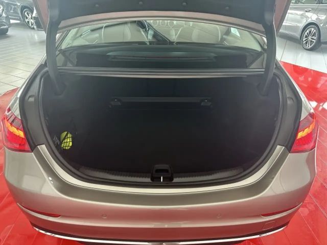 Mercedes-Benz C 180 AVANTGARDE Sedan