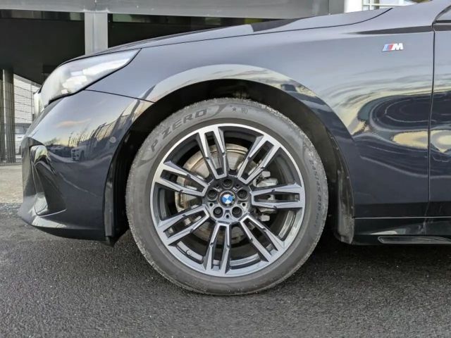 BMW 520 520d M-Sport Sedan