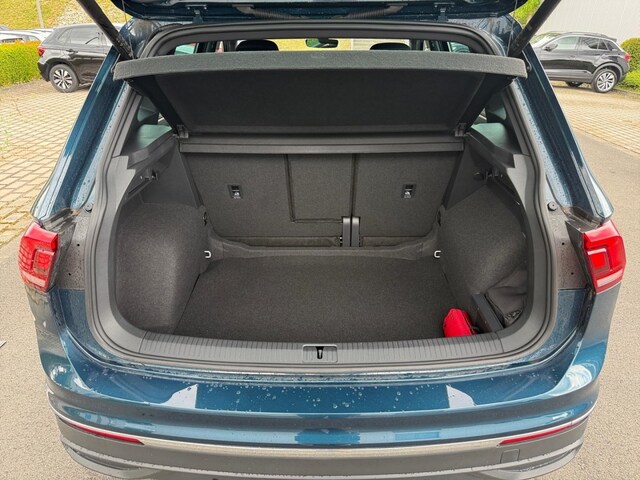 Volkswagen Tiguan ACTIVE 2,0 l TDI AHK-klappbar Navi 360 Kamera