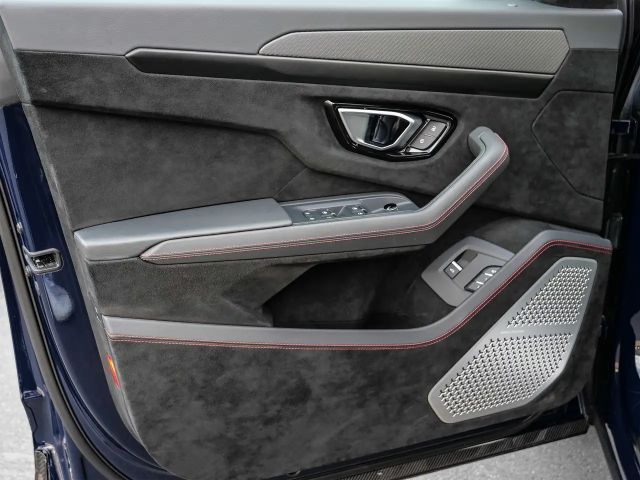 Lamborghini Urus Performante