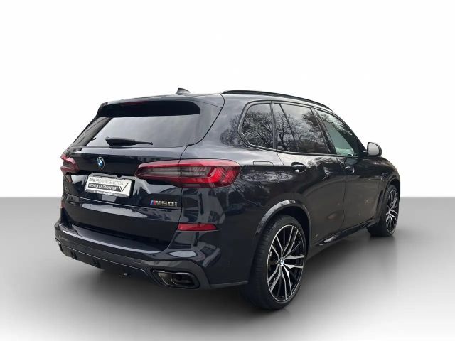 BMW X5 M50i