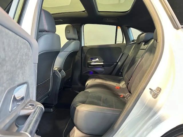 Mercedes-Benz EQA 300 4MATIC AMG Line