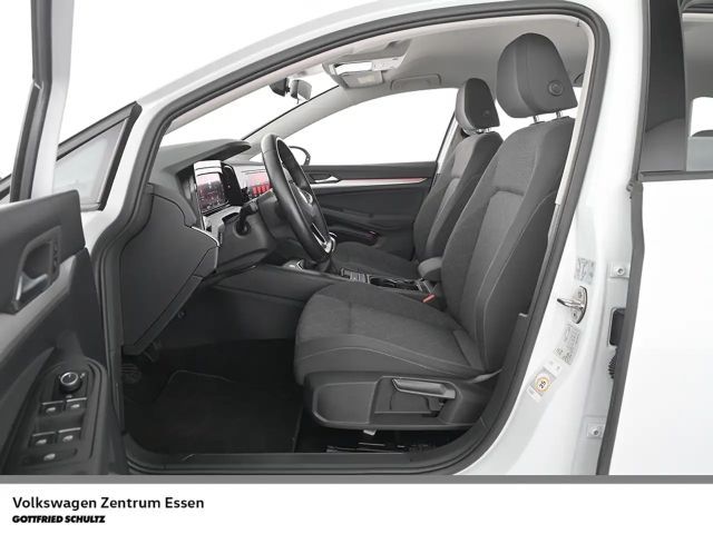 Volkswagen Golf Life Variant