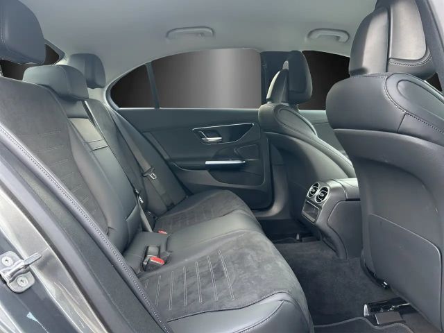 Mercedes-Benz C 200 AMG Line Sedan