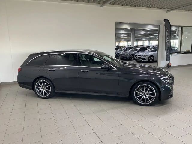 Mercedes-Benz E 220 AMG Line E 220 d Estate