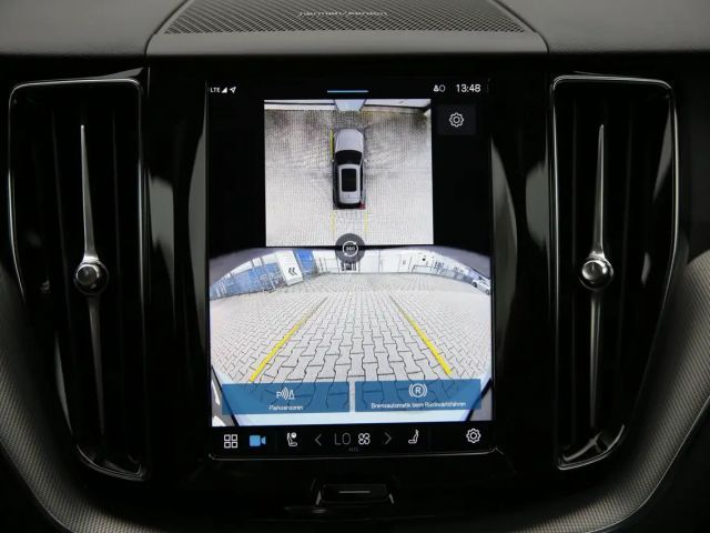 Volvo XC60 AWD Dark Plus