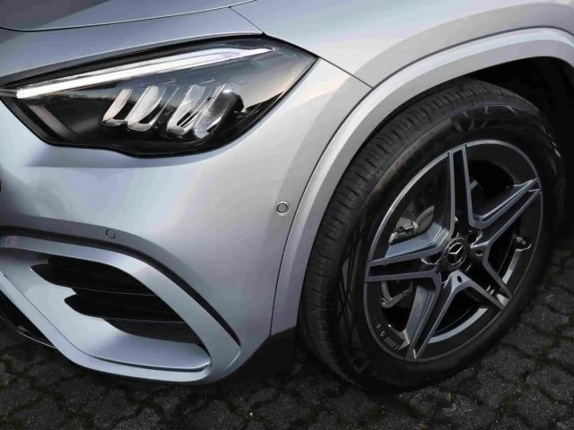 Mercedes-Benz GLA 180 AMG Line