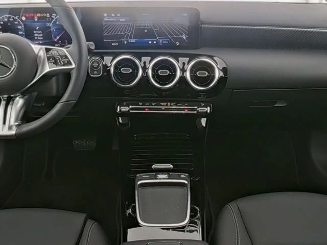 Mercedes-Benz A 180 A 180 d Progressive