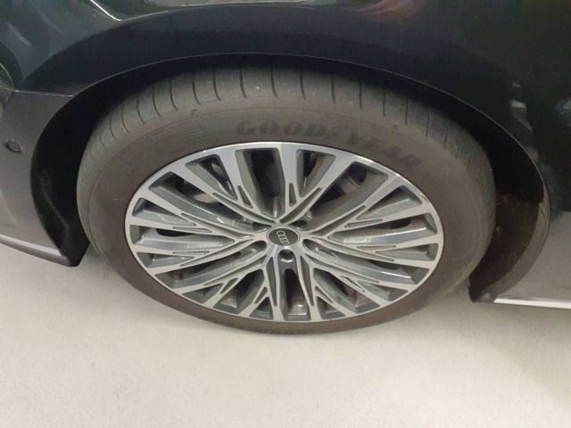 Audi A8 60 TFSI Hybride Lang Quattro