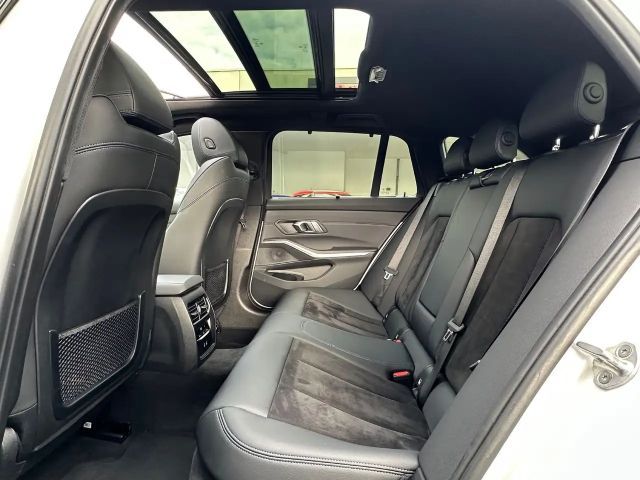 BMW 320 320i M-Sport Touring