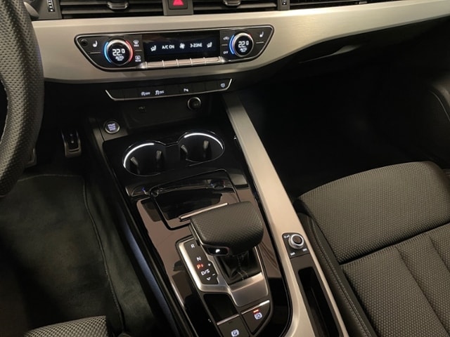Audi A4 35 TFSI S-Line S-Tronic Sedan