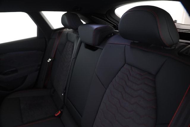 Audi A6 e-tron Avant Quattro