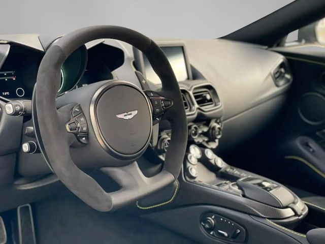 Aston Martin V8 V8